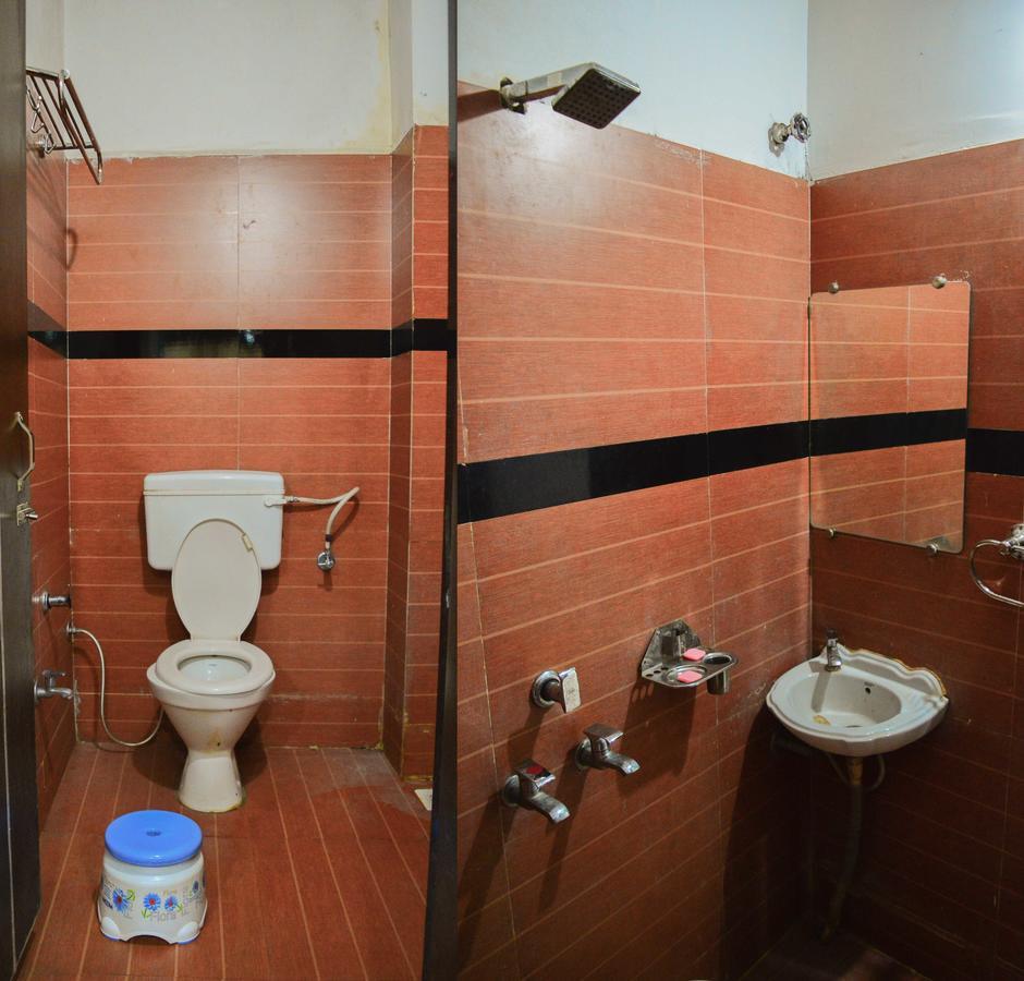 Hotel Shree Dwarkadhish Palace Ujjain Exterior photo