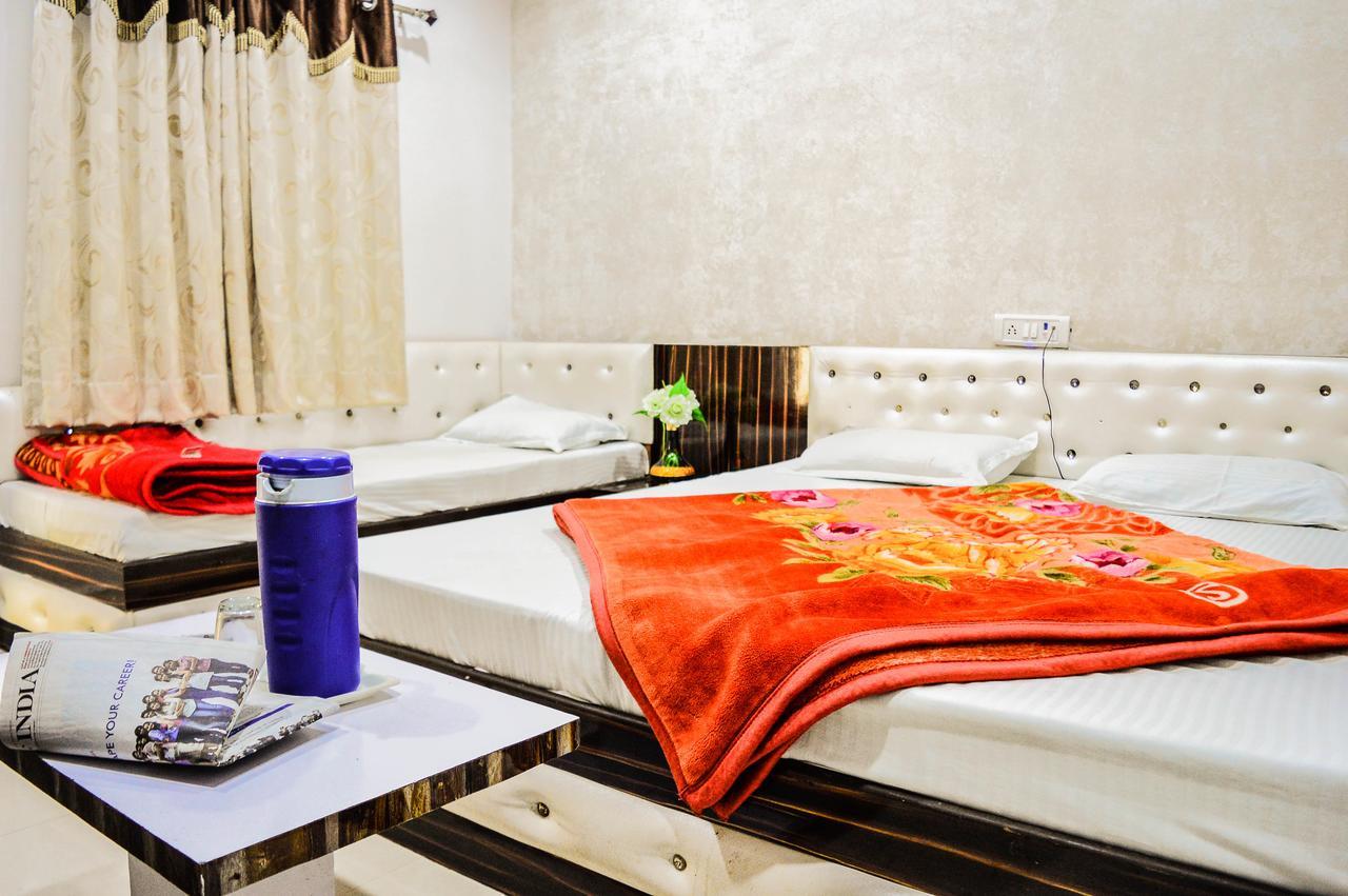 Hotel Shree Dwarkadhish Palace Ujjain Exterior photo