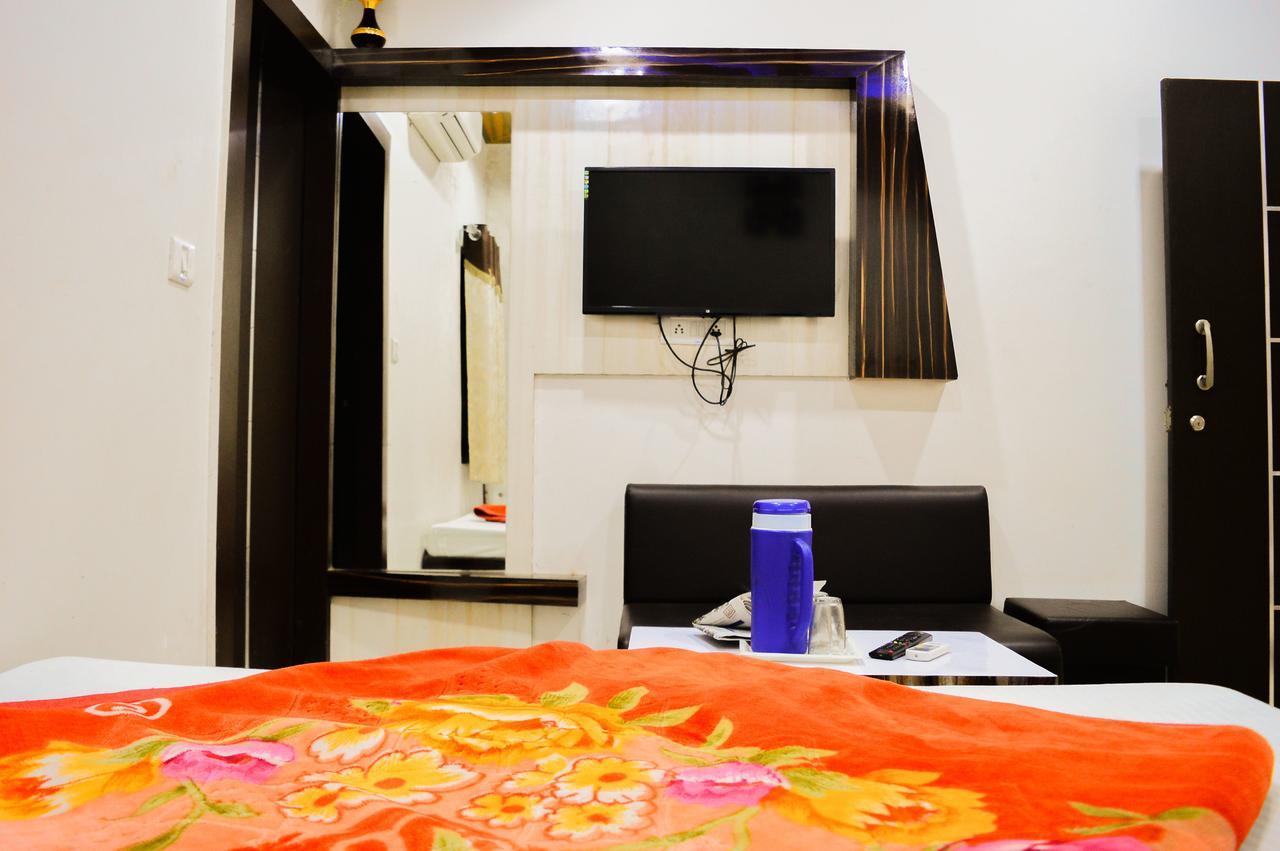 Hotel Shree Dwarkadhish Palace Ujjain Exterior photo