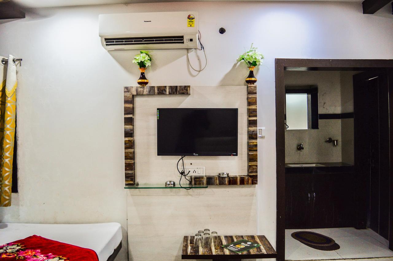 Hotel Shree Dwarkadhish Palace Ujjain Exterior photo